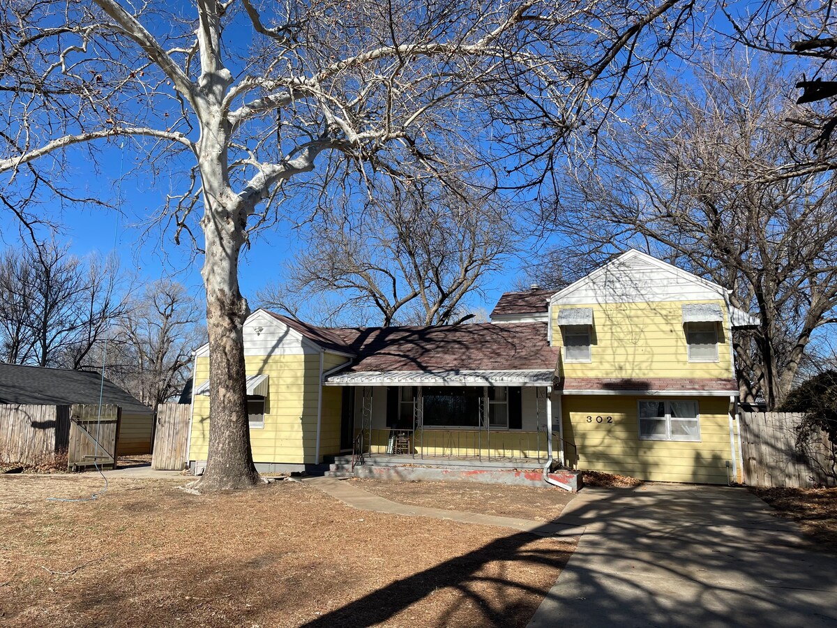 Yellow House on Kansas