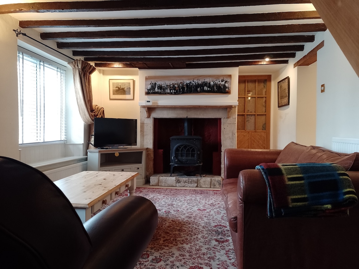 Apple Tree Cottage, character, cosy & convenient