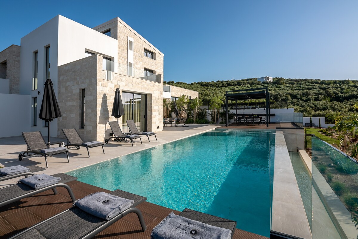 Villa Phos 5BD , luxury, pool, BBQ