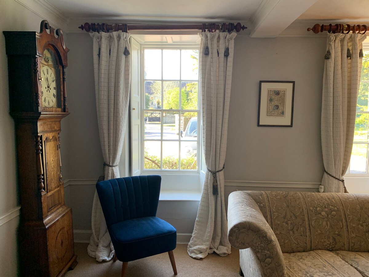 En-suite Room in Georgian Vicarage - 2 double beds