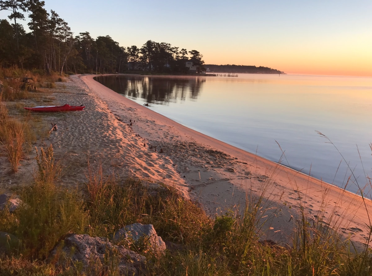 Romantic Sunrise Waterfront Cottage Oriental NC