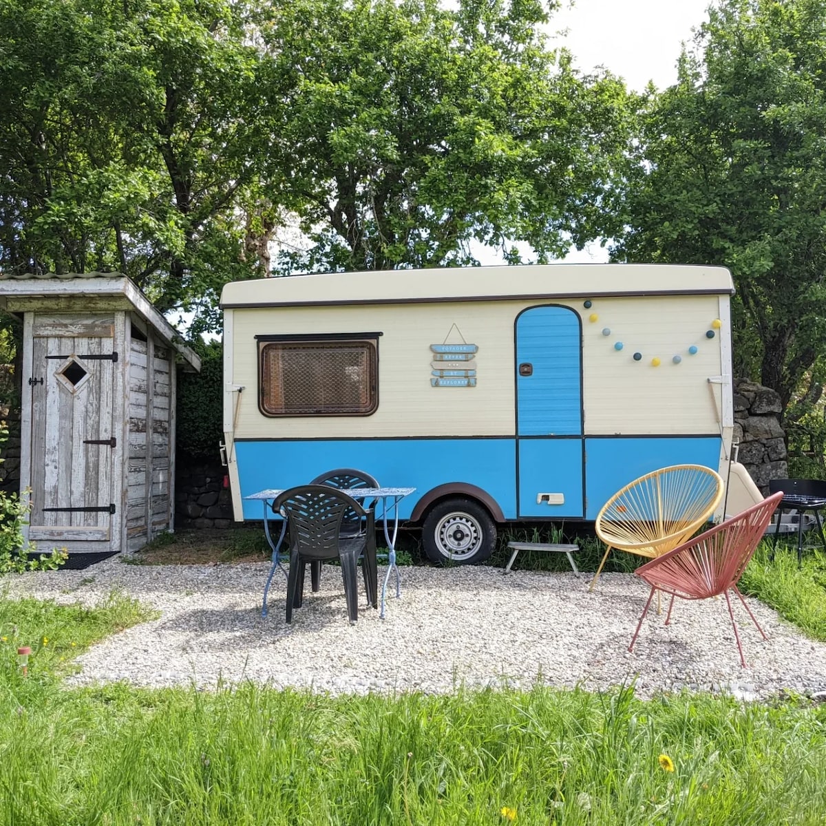 Caravane vintage aux Sources de la Loire