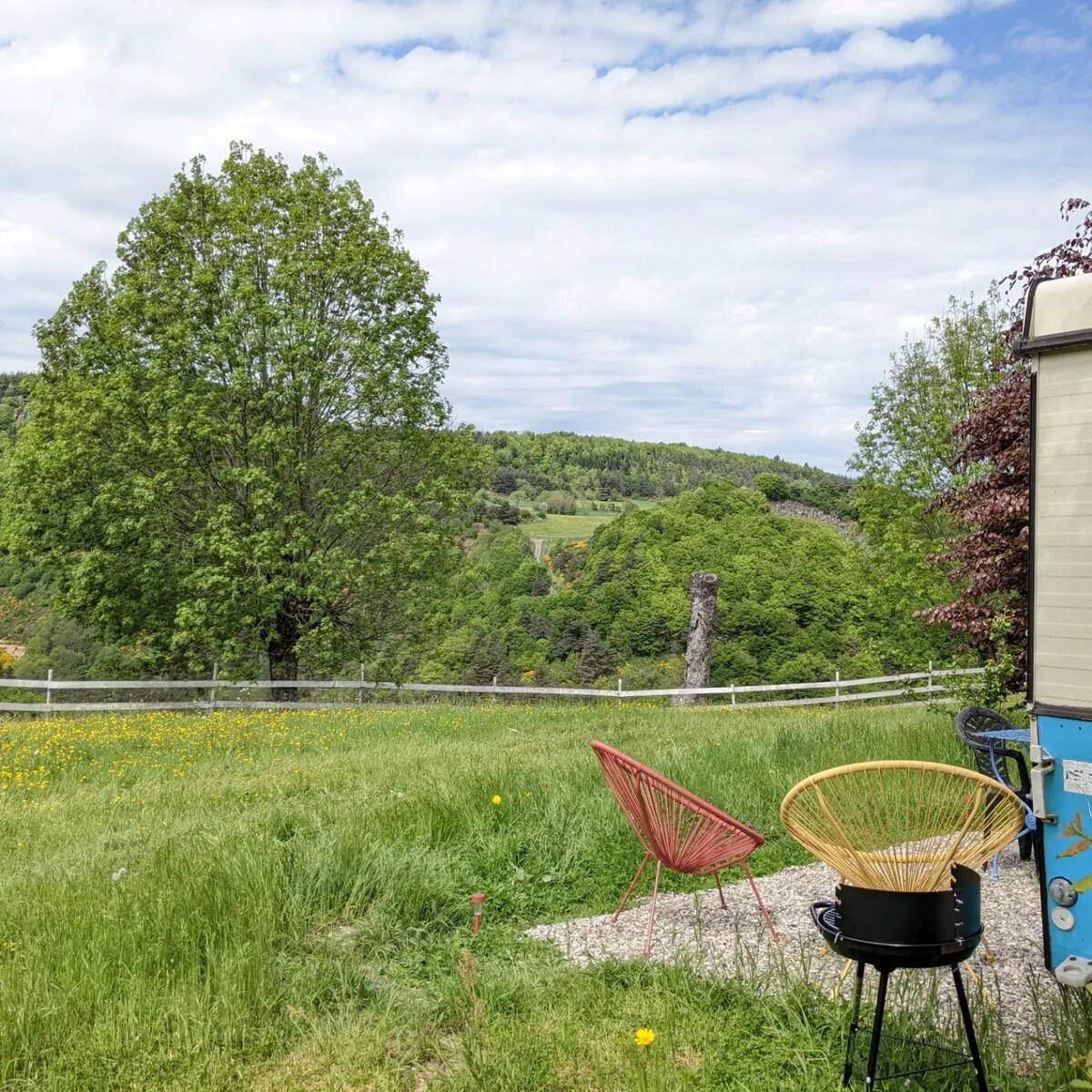 Caravane vintage aux Sources de la Loire