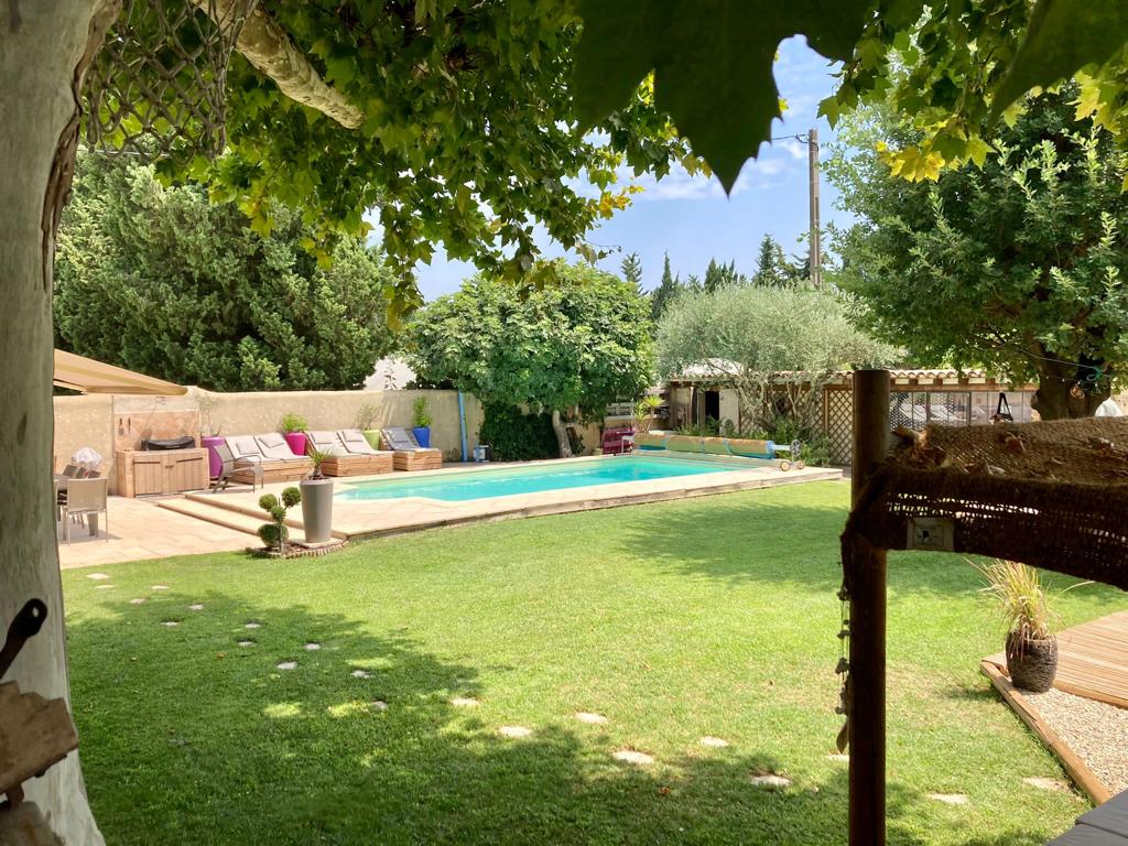 Traditional provencal house, near Avignon