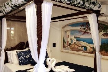 Ahuzat Shaul Seaside Honeymoon Suite