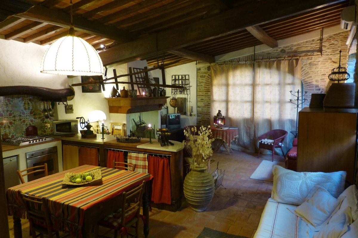 Romantic loft in a Tuscan farmhouse