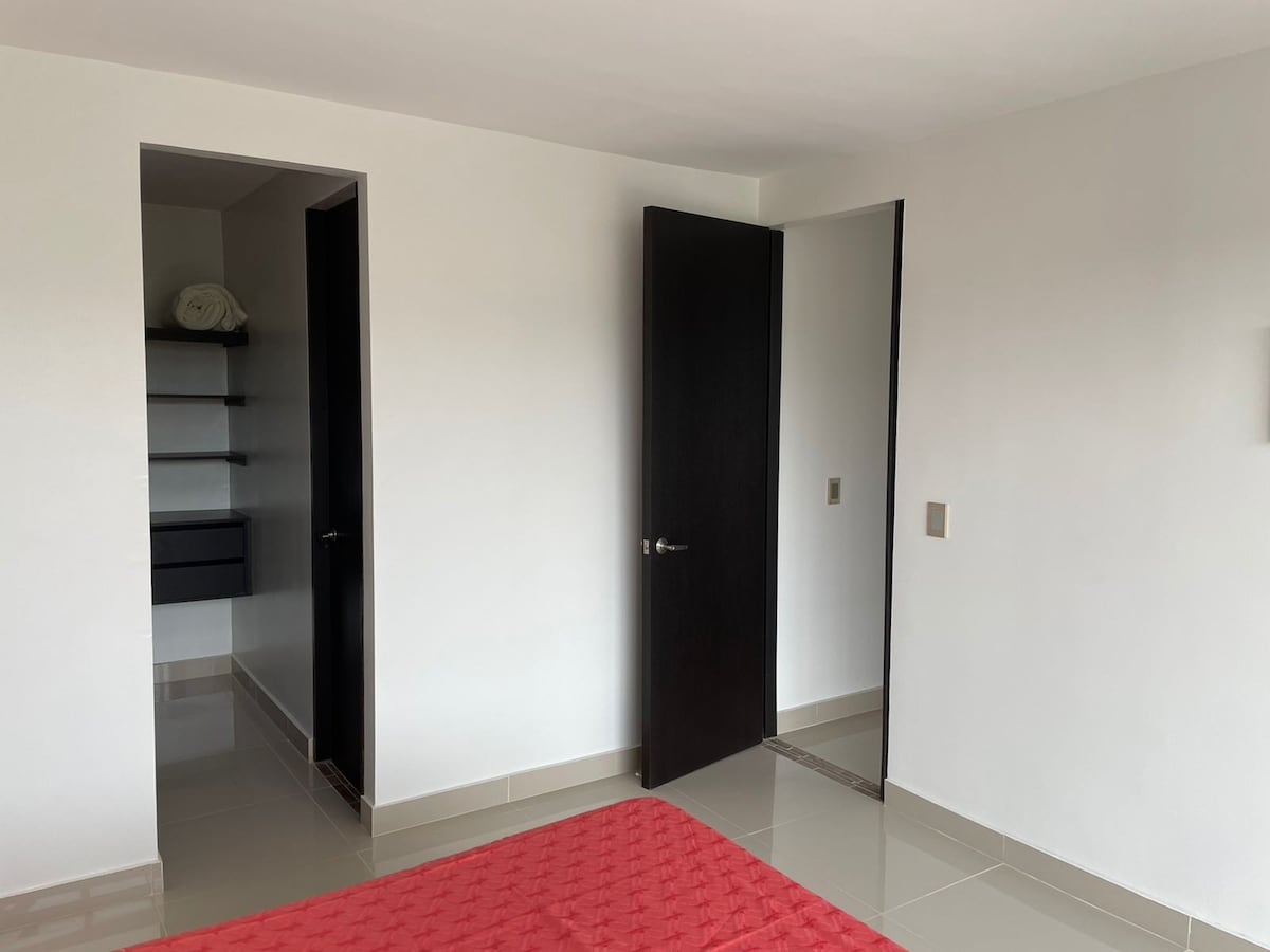 Apartamento condominio Palmas de iraka.