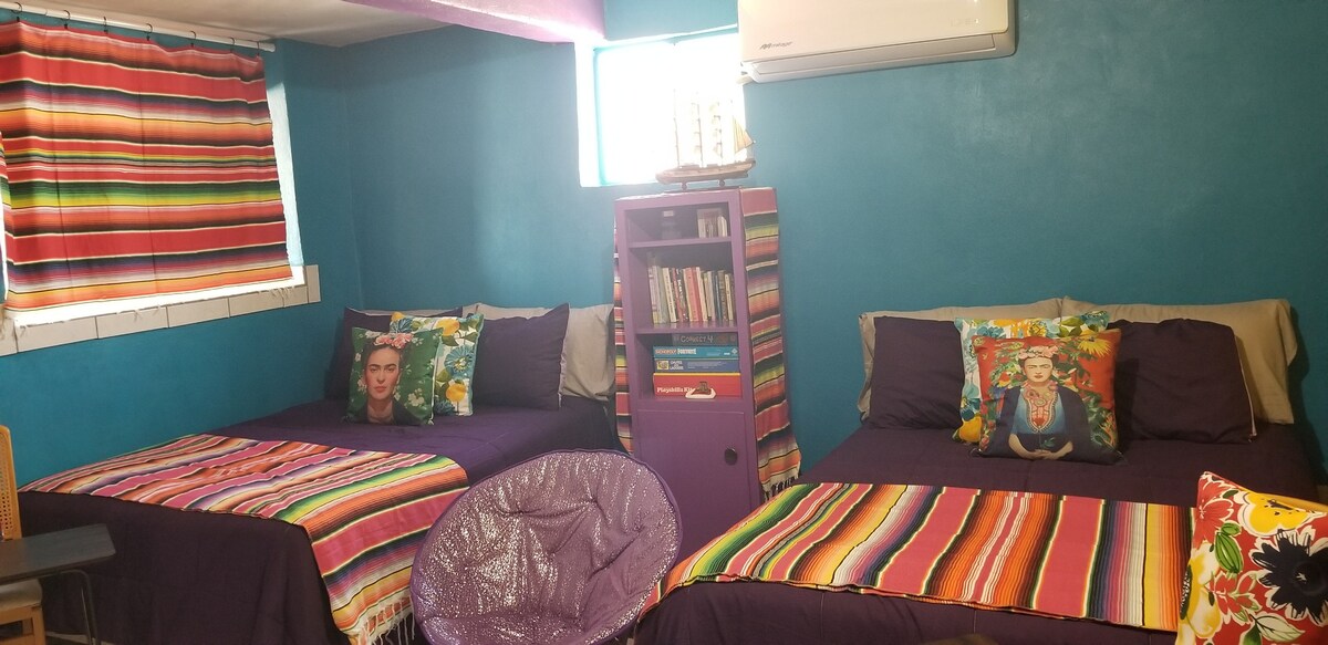 弗里达·卡罗（ Frida Kahlo ）单卧室墨西哥风格单间公寓