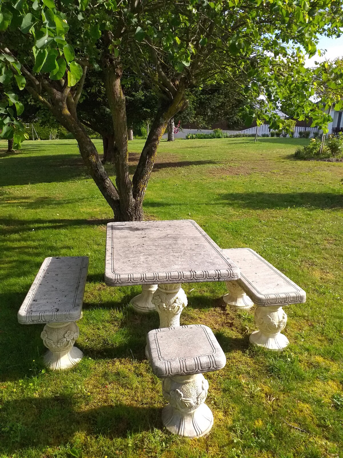 Le Gite du Clos Ferré avec piscine et tennis.