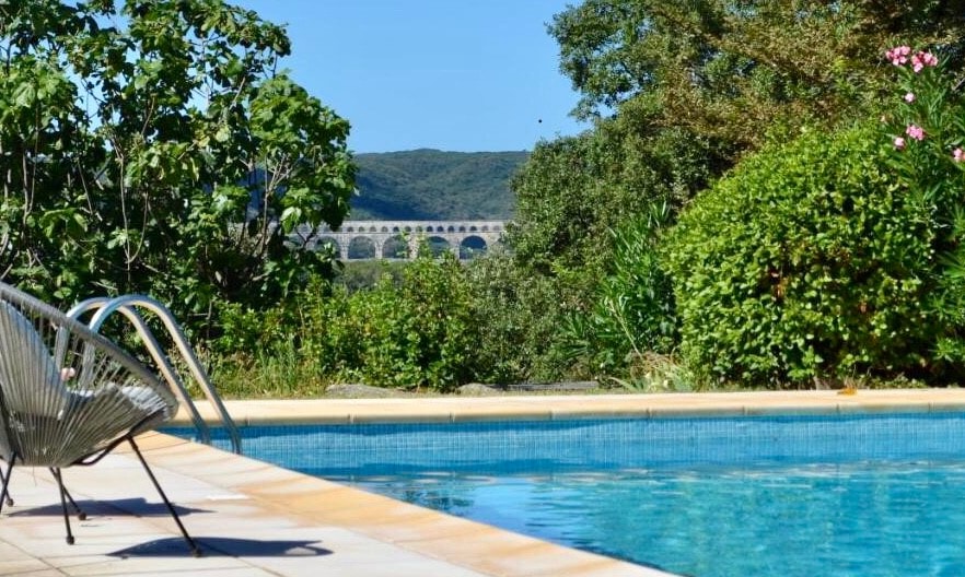 La Cabane de L'Escayre ，游泳池，欣赏Pont du Gard