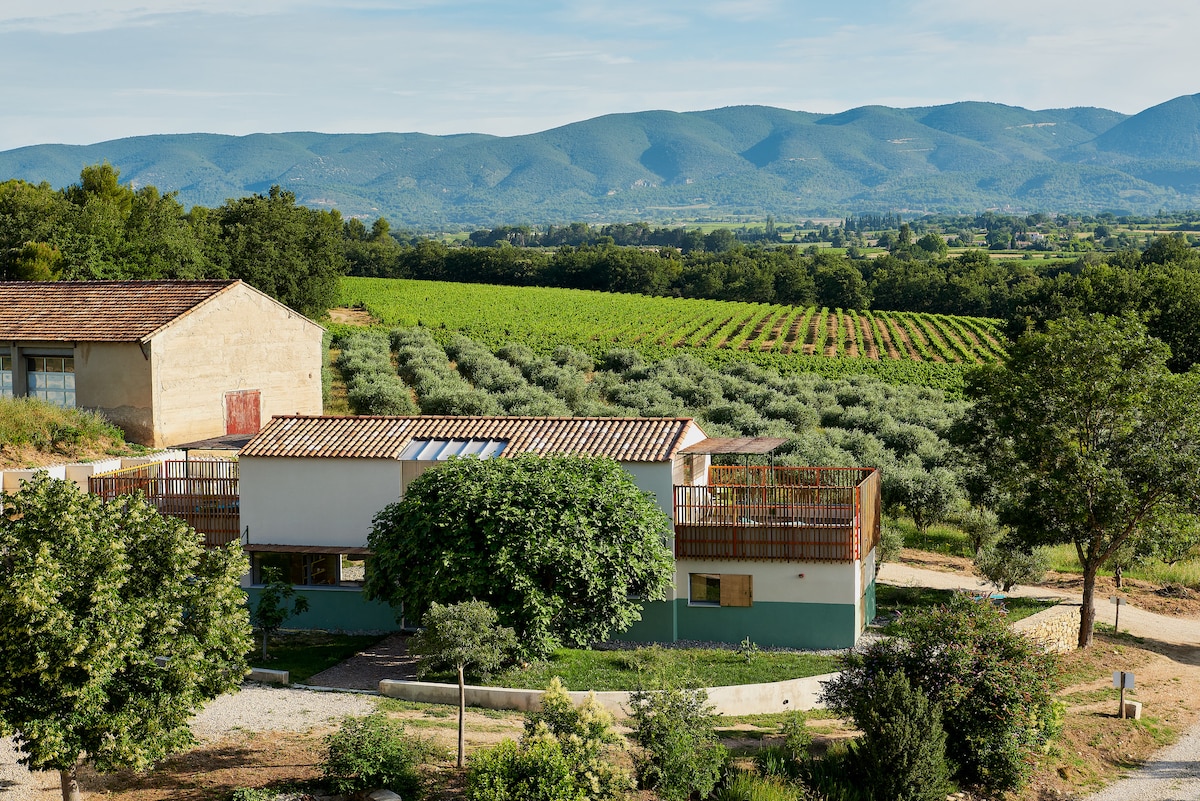 Maison contemporaine unique au coeur du luberon