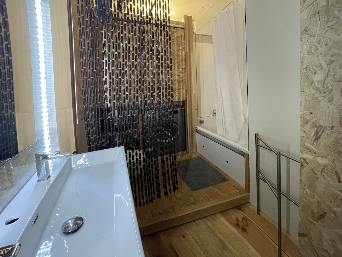 private room + bath in family apartment