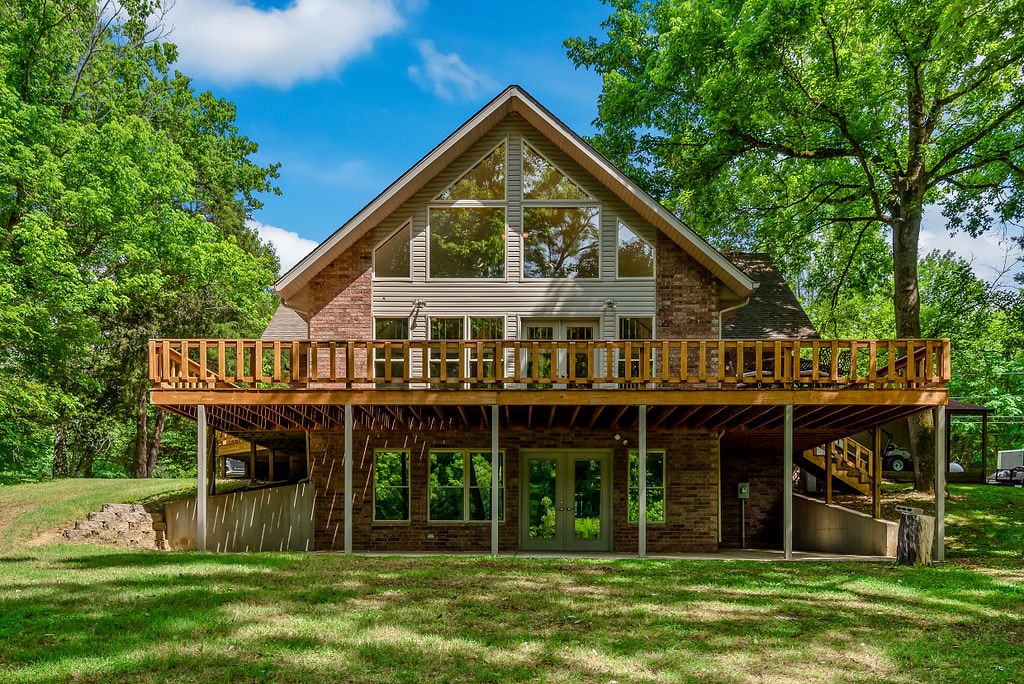 Wonderful home at The Narrows on the White River!