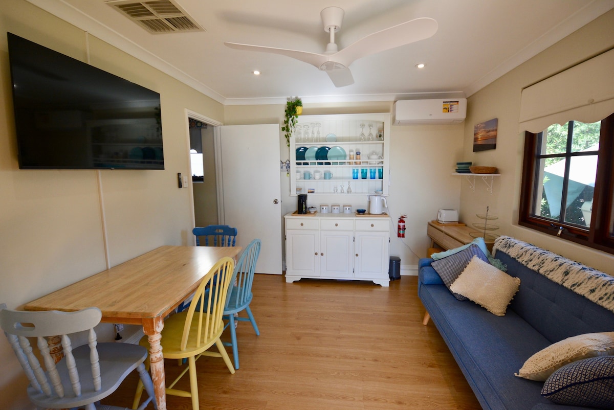 Warnbro Beach Retreat - Private Guest Suite