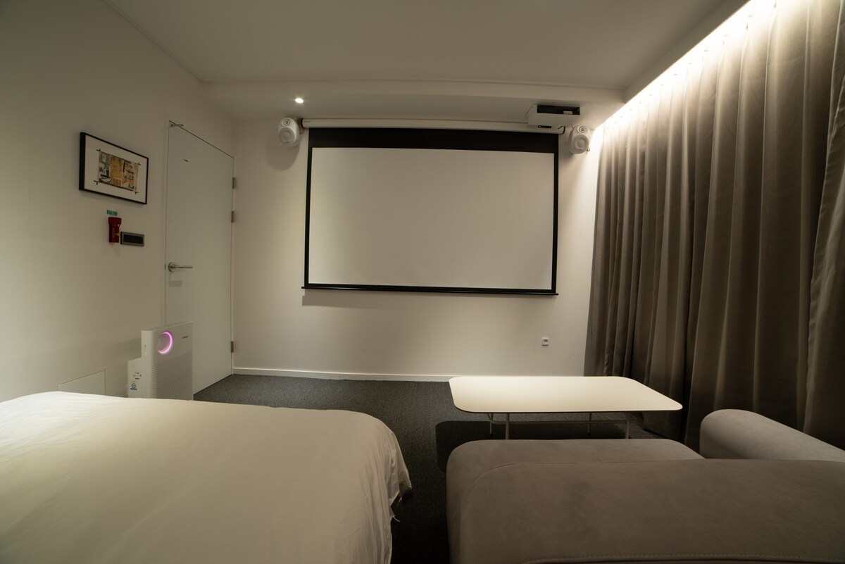 [Siheungwol Cape精品酒店]提供MZ一代/Netflix观看的情感帮派住宿
