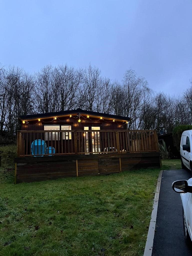 Recently refurbished 2 bedroom Lodge on Caer beris