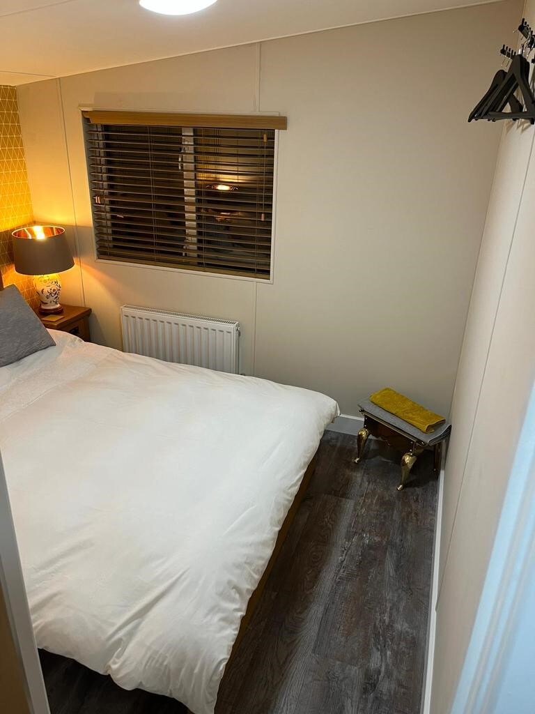 Recently refurbished 2 bedroom Lodge on Caer beris