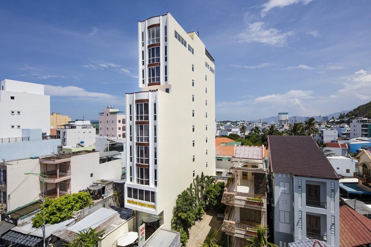 Spacey Double Room at Truong Thinh Hotel