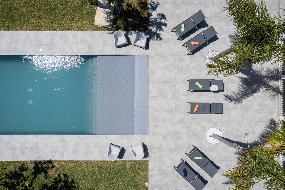 带私人泳池斯科佩洛的海滨别墅
