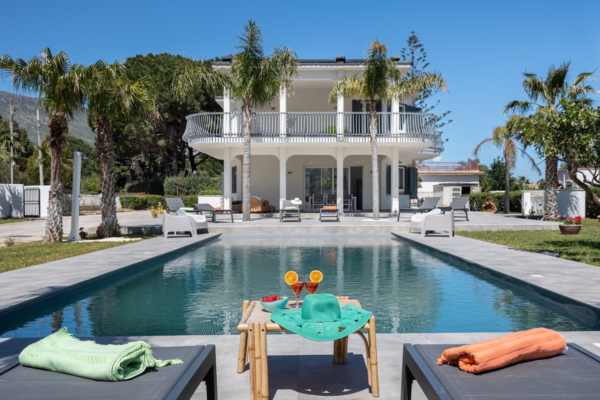 带私人泳池斯科佩洛的海滨别墅