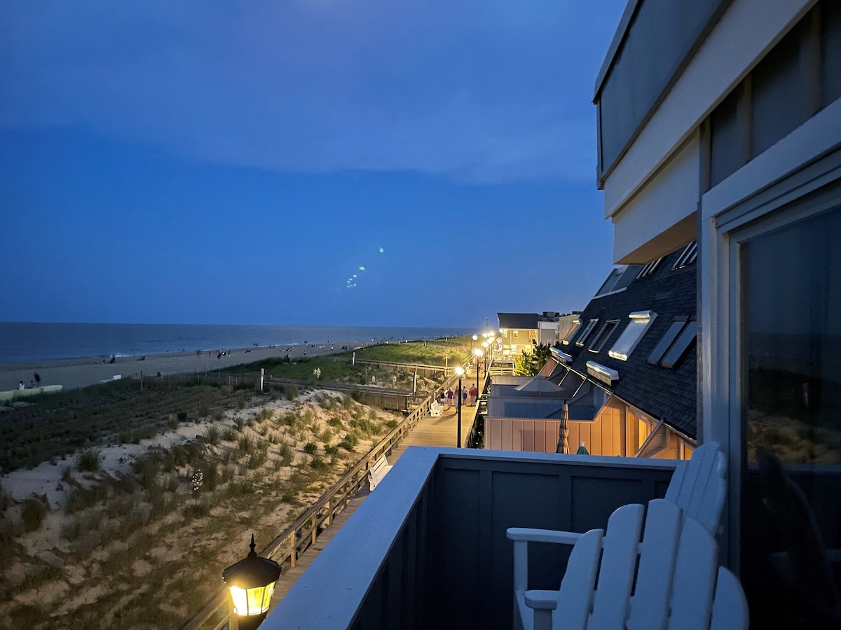 Ocean Front 3 Level Townhouse with Amazing Views