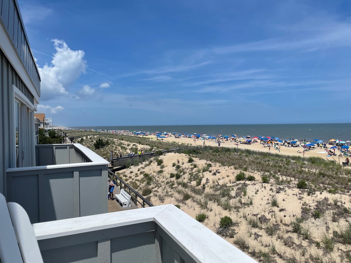 Ocean Front 3 Level Townhouse with Amazing Views