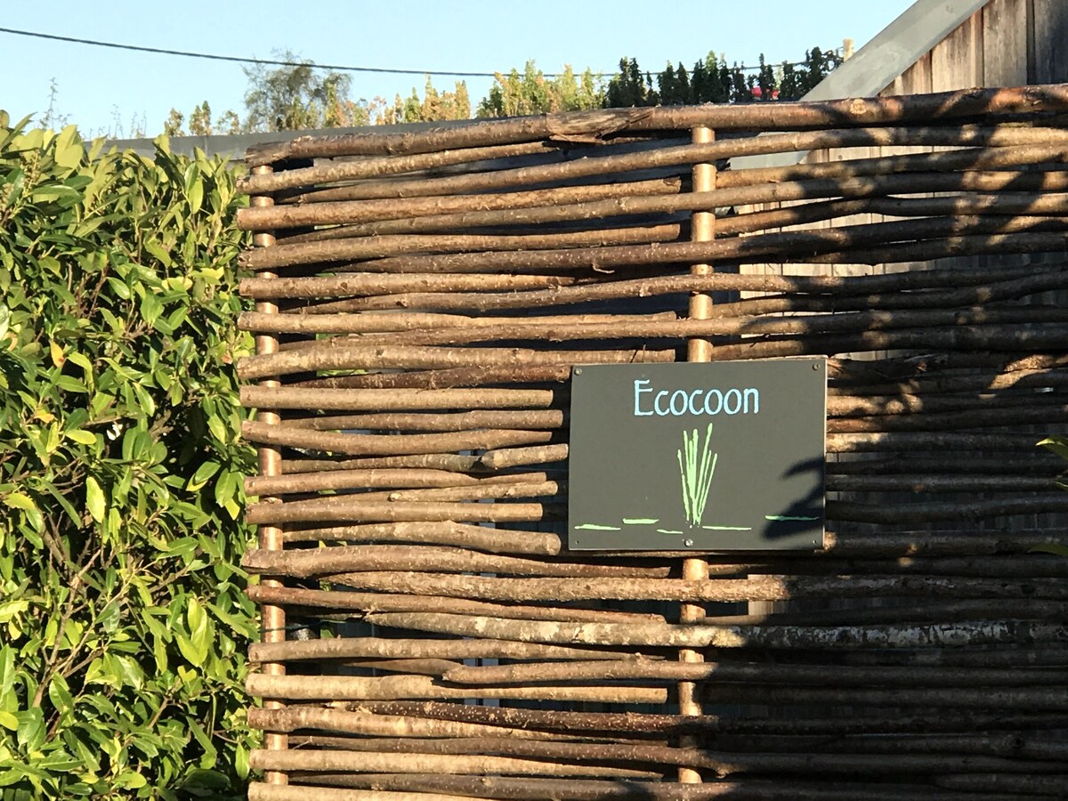 Les Jardins d'Ilona, "Ecocoon", piscine