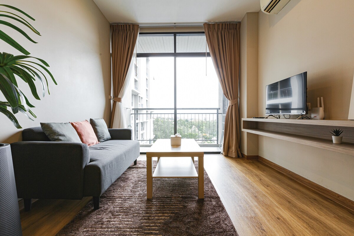Homie & Cozy风格的2卧室公寓，景观迷人