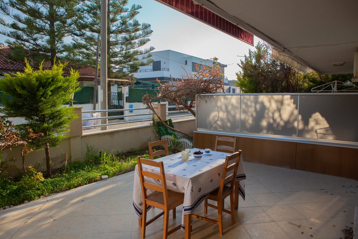 Cheerful 3-bedroom house with garden in Ilıca