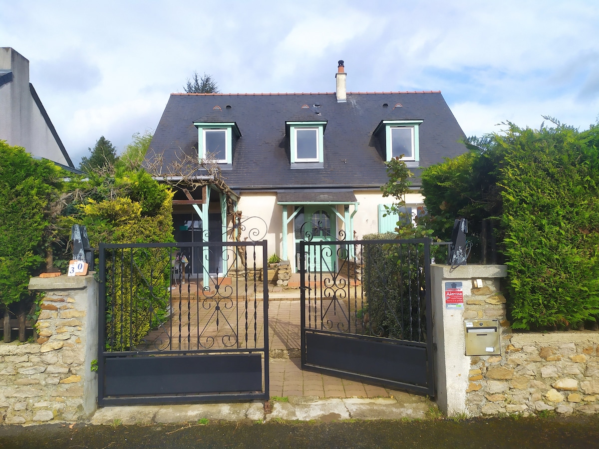 Maison chaleureuse et familiale au bord du Loir