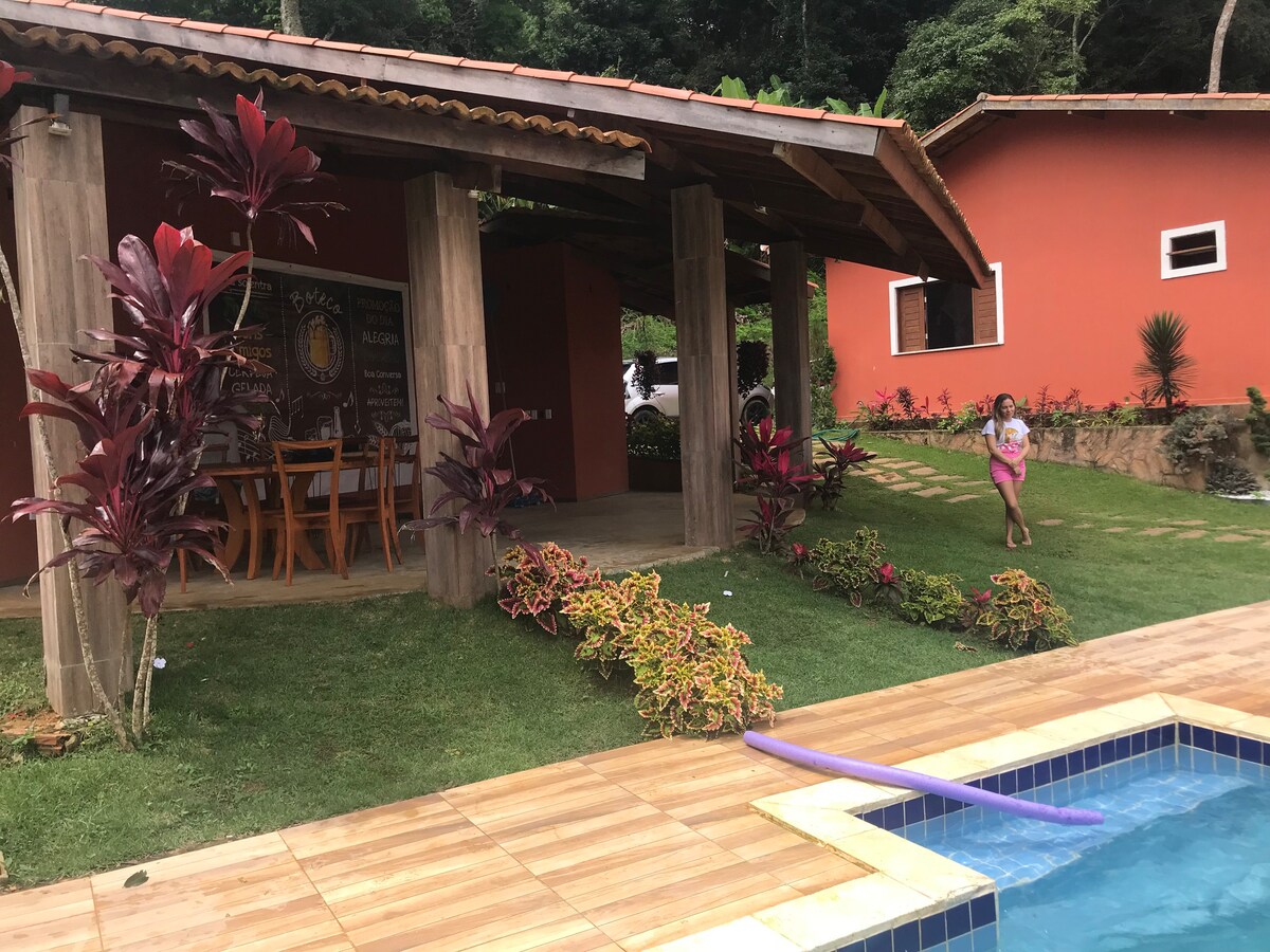 Casa de serra, agradavel, com piscina, linda vista