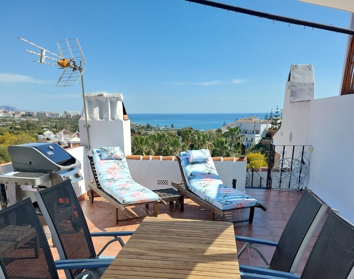 Modern furnished, roof terrace, beautiful seaview