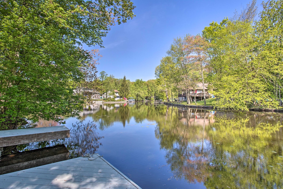 Waterfront Home off Lake Hopatcong with 2 Kayaks