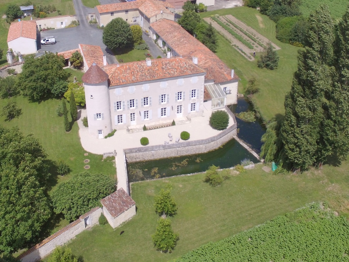 Séjour au château, chambre de la Tour