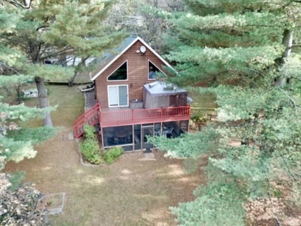 Cozy Cabin in the Woods on Big Trade Lake