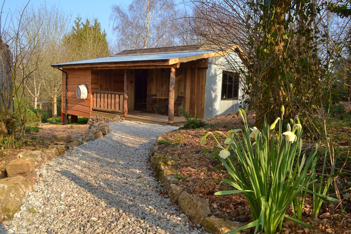 Coombe Top Cabin, sleeps 2, Dartmoor, Devon.