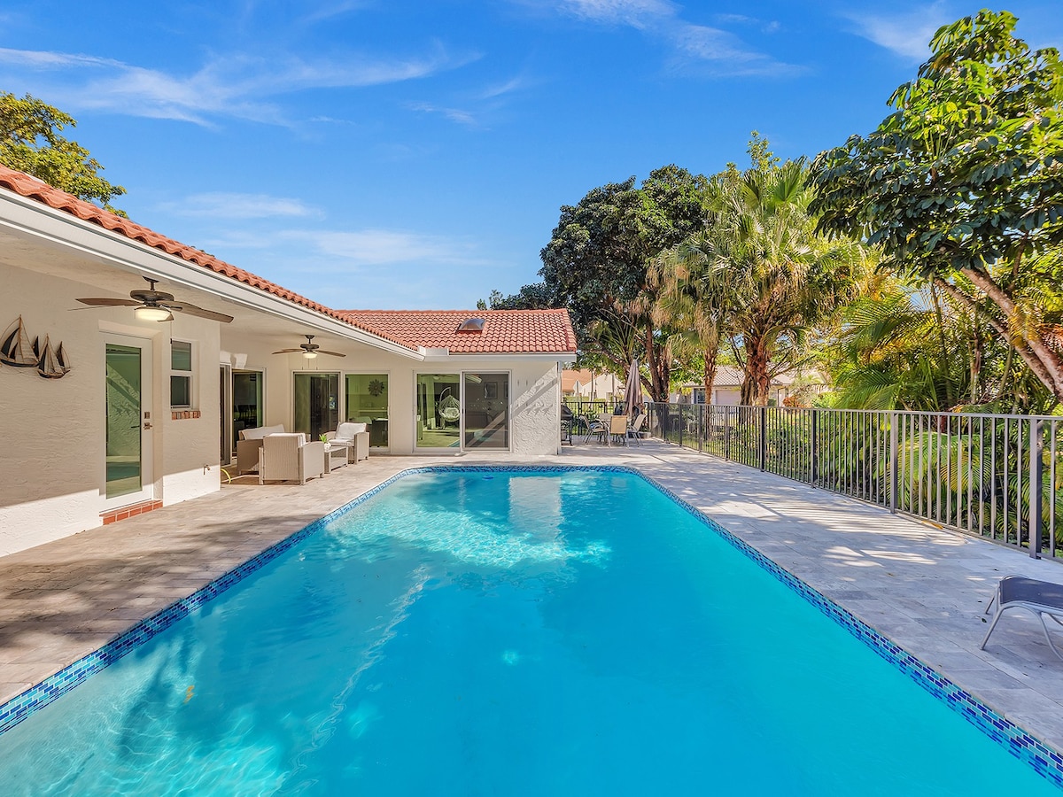 全新的4卧室天堂，🏝位于阳光明媚的佛罗里达州，带私人泳池。