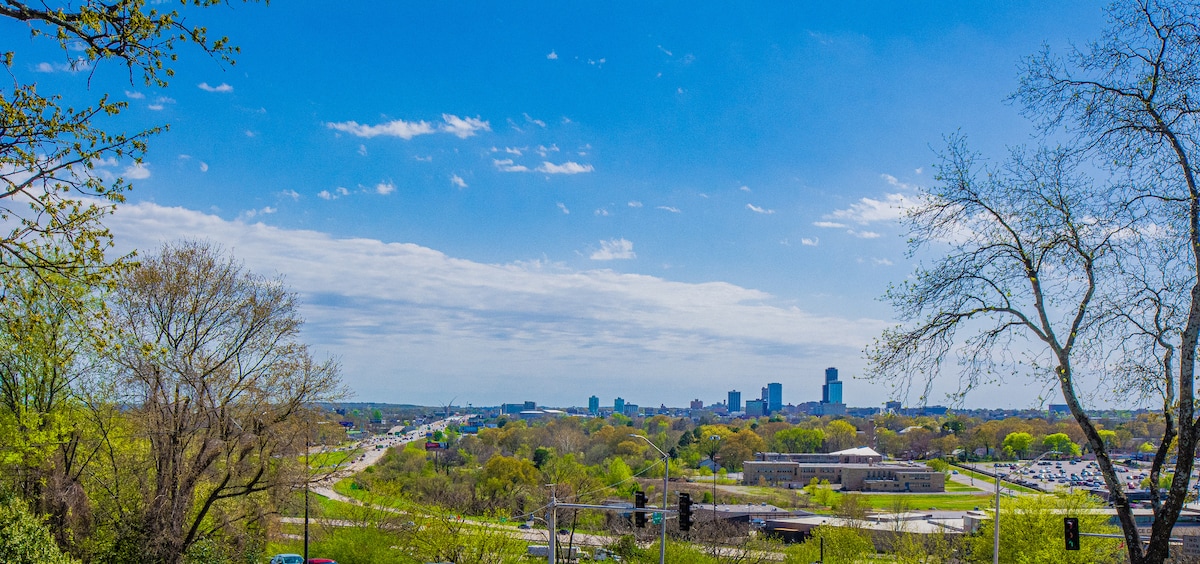 Rock City Skyline House ，地理位置优越