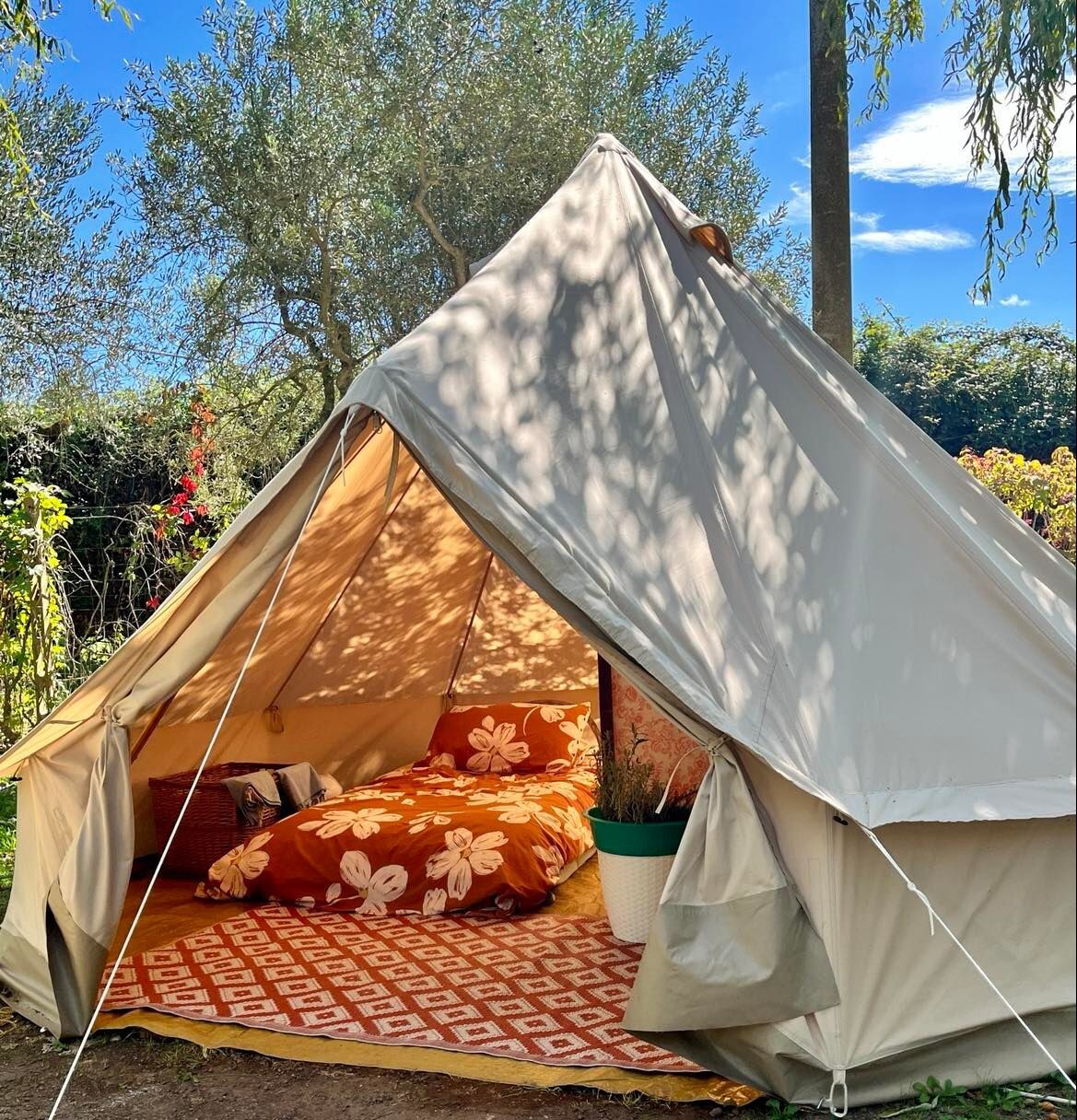 Bell(a) tent huren in Italië