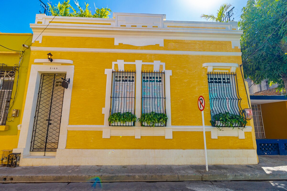 Beautiful house in the historic center Santa Marta