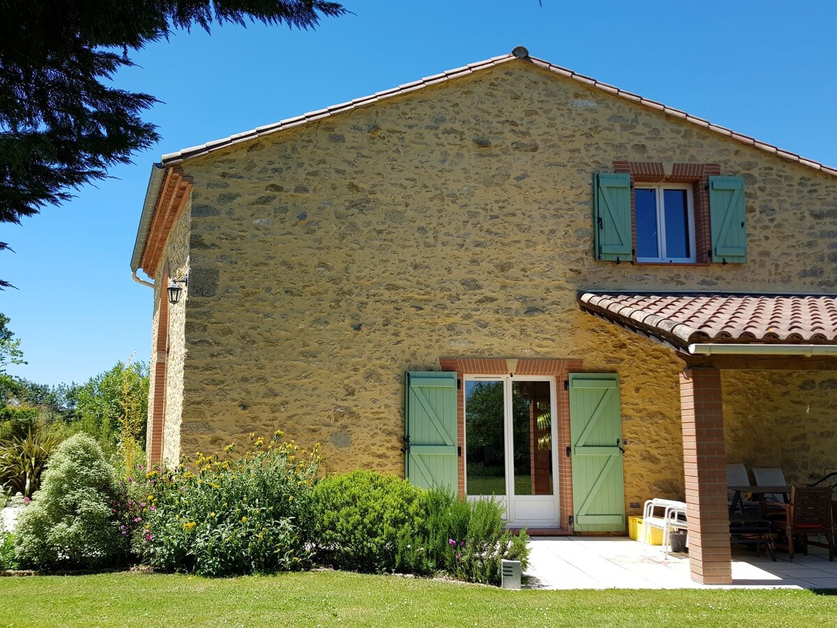 Converted barn with pool and views of the Pyrenees