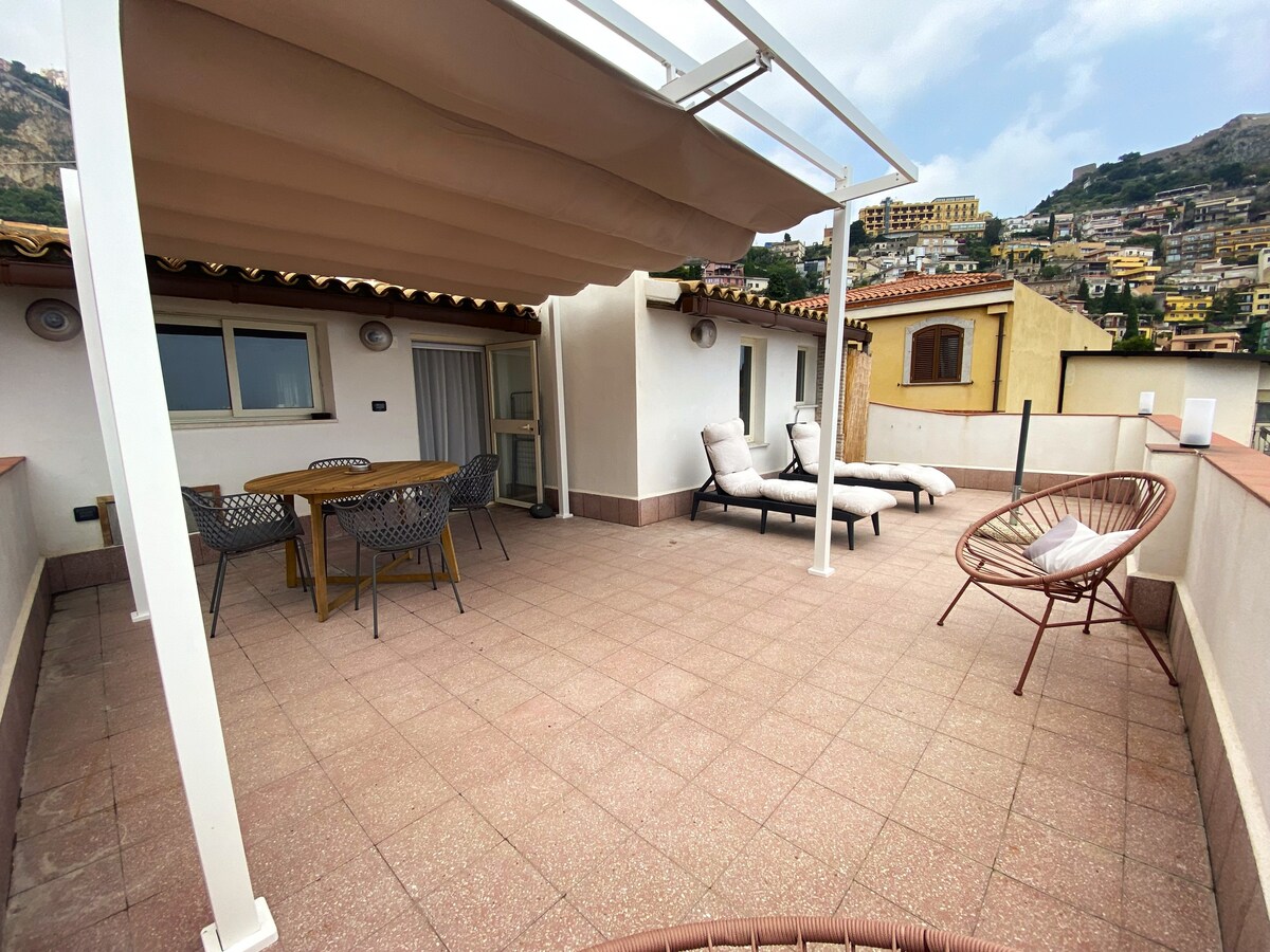 View Terrace Apartment in Taormina-Murmuria Eolia