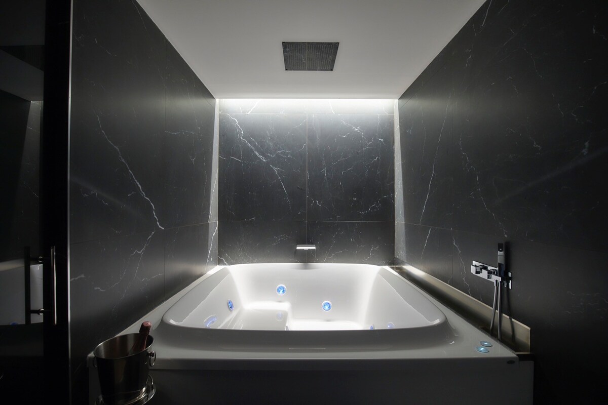 带按摩浴缸的五星级佛罗伦萨豪华公寓