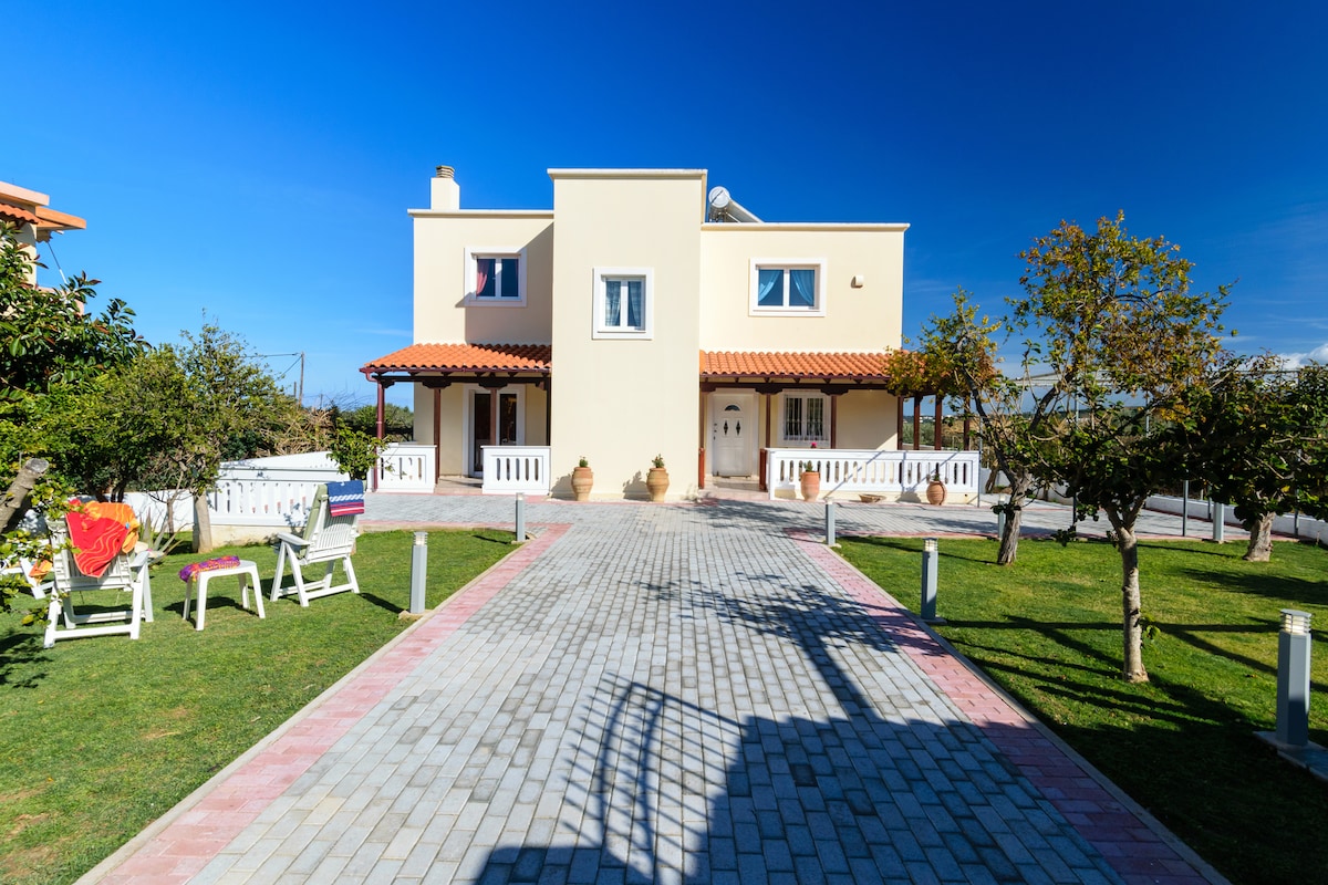 Villa Albion with heated jacuzzi