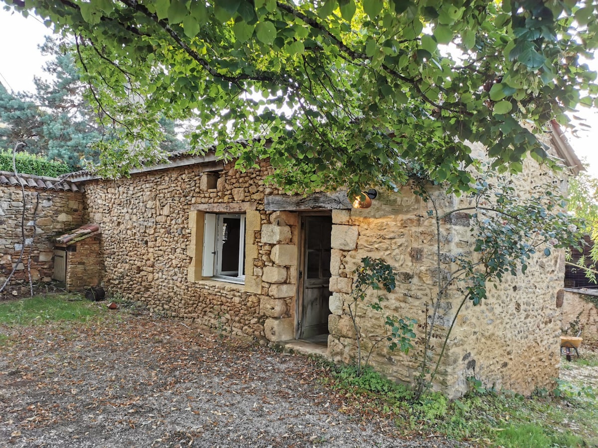 Bergerie périgourdine rénovée dans un parc arboré