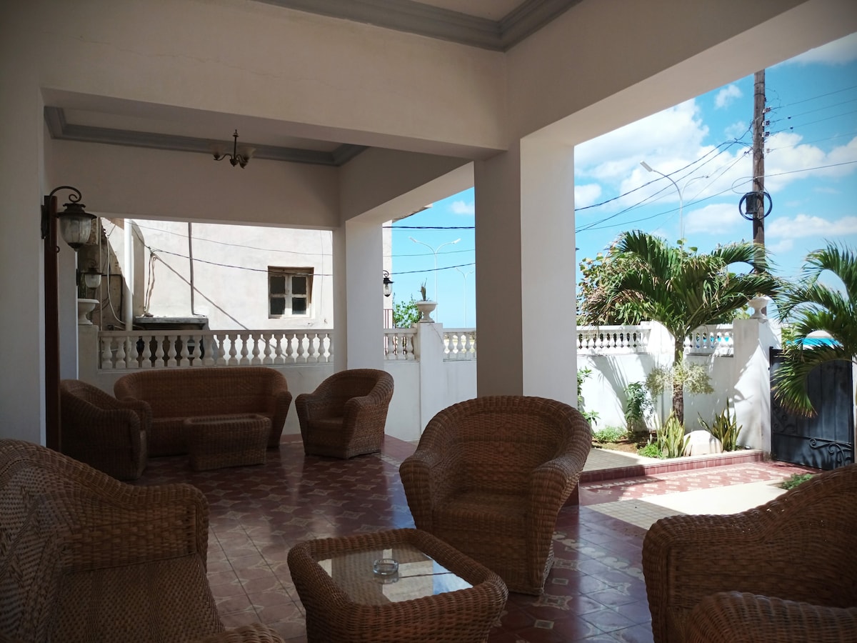 哈瓦那56 ：海滨旁新装修的房屋