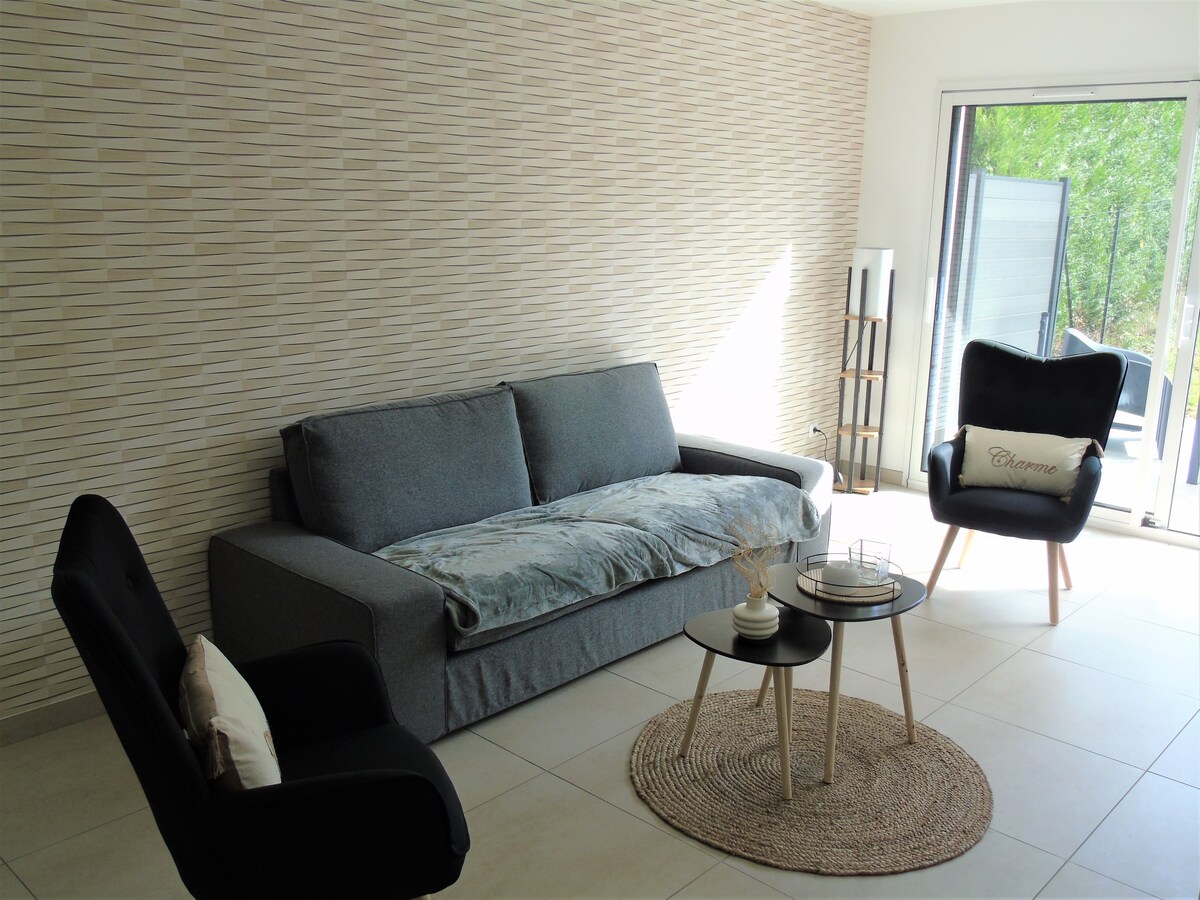 Le Val Adam, modern new house, free bus access