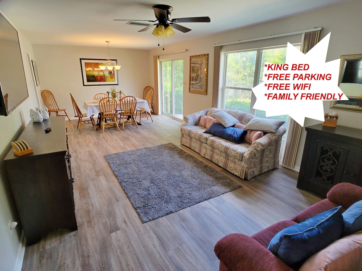 Spacious Home in Golf Community with *King Bed*