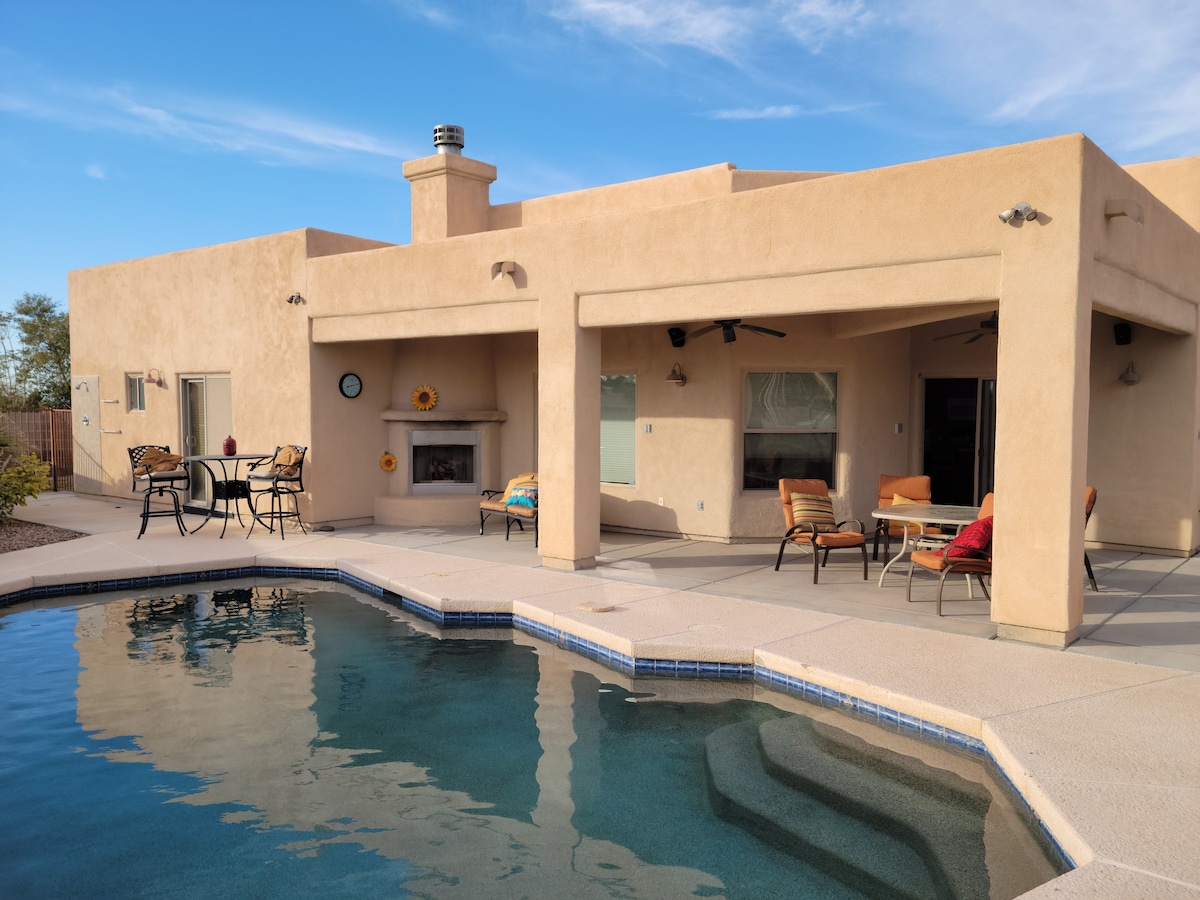 Desert Oasis - 4BR/2BA  Home with Pool & Spa