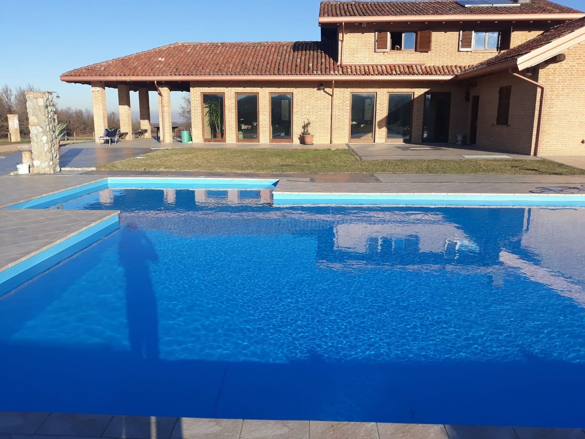 villa 500mq  10 posti letto, piscina,  5 bagni